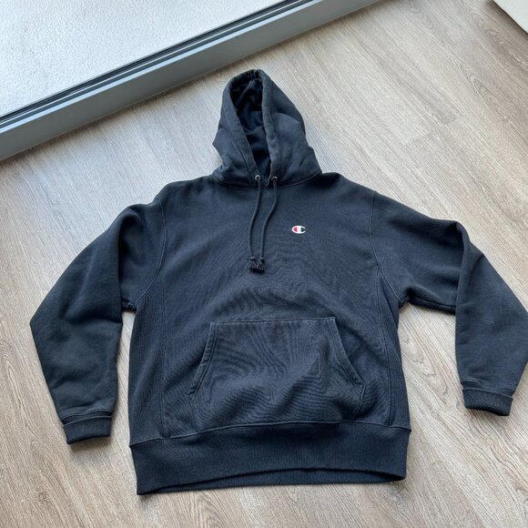 Champion black hoodie in large - Picture 1 of 2